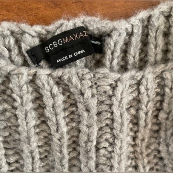 NWT BCBG MAXZARIA SHAW/PONCHO - Picture 5 of 8